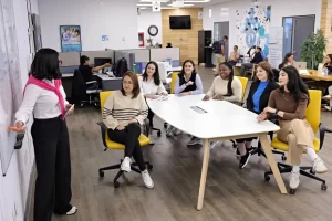 From flocks to the office: How nature’s swarms are transforming team management-a intreating study came from UNF